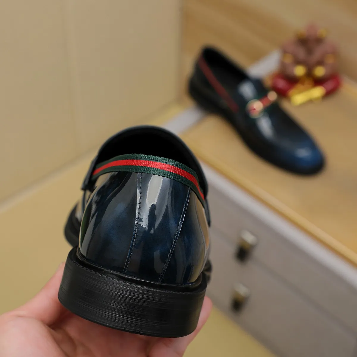 Men's shoes 💰460 💰💰Gucci official website men's business formal leather shoes update💥Hong Kong counters synchronize new styles💥completely one to one replica shipment👍zero difference in counter quality 0⃣️all made of imported first-layer cowhide on the outside with original hardware buckles➕water-dyed🐂leather lining production, color, code matching 39-44 (customized at 38.45.46)……